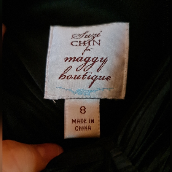 Suzi Chin for Maggy Boutique Knee Length Deep V Ruched Stretch EUC Size 8 - Picture 2 of 7